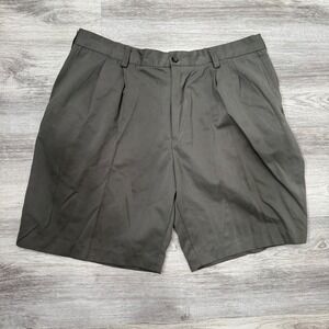IZOD Golf Men's Olive Green Pleated Golf Shorts -‎ Size 38